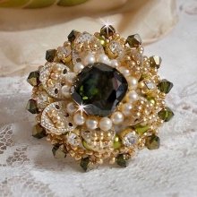 Ring L'Oiseau des Iles Green Silver embroidered with pearls, Swarovski crystals and seed beads